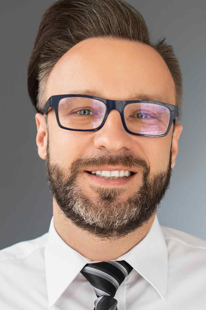 https://tegdecolombia.com/wp-content/uploads/2019/02/team_02-850x1280.jpg